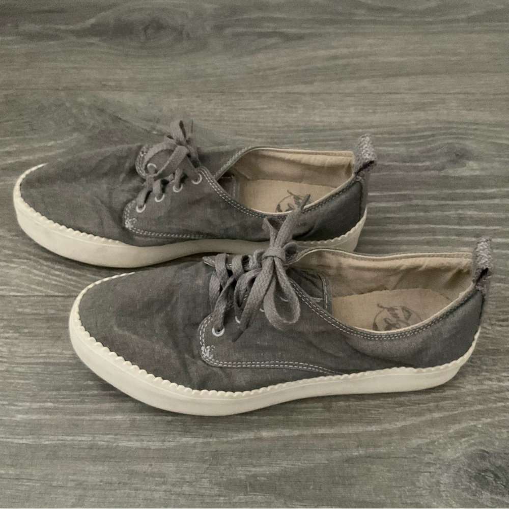 Roxy Shaka Platform Sneakers - image 2